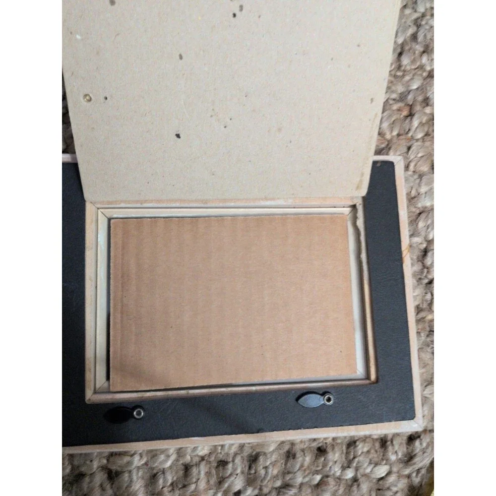 Light Blonde Wood Photo Picture Frame W/ Ornate Embossed Trim 6.5 X 8.5 Inches